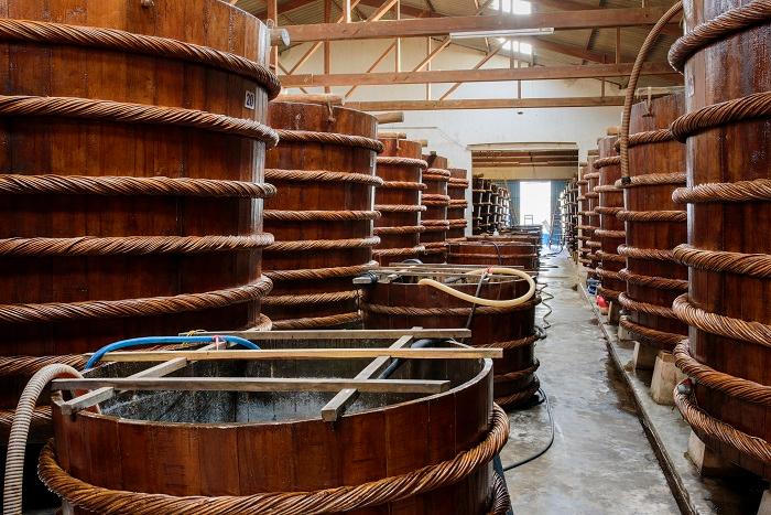 Chuyện về những nhà thùng khổng lồ làm nên thương hiệu nước mắm Phú Quốc trứ danh