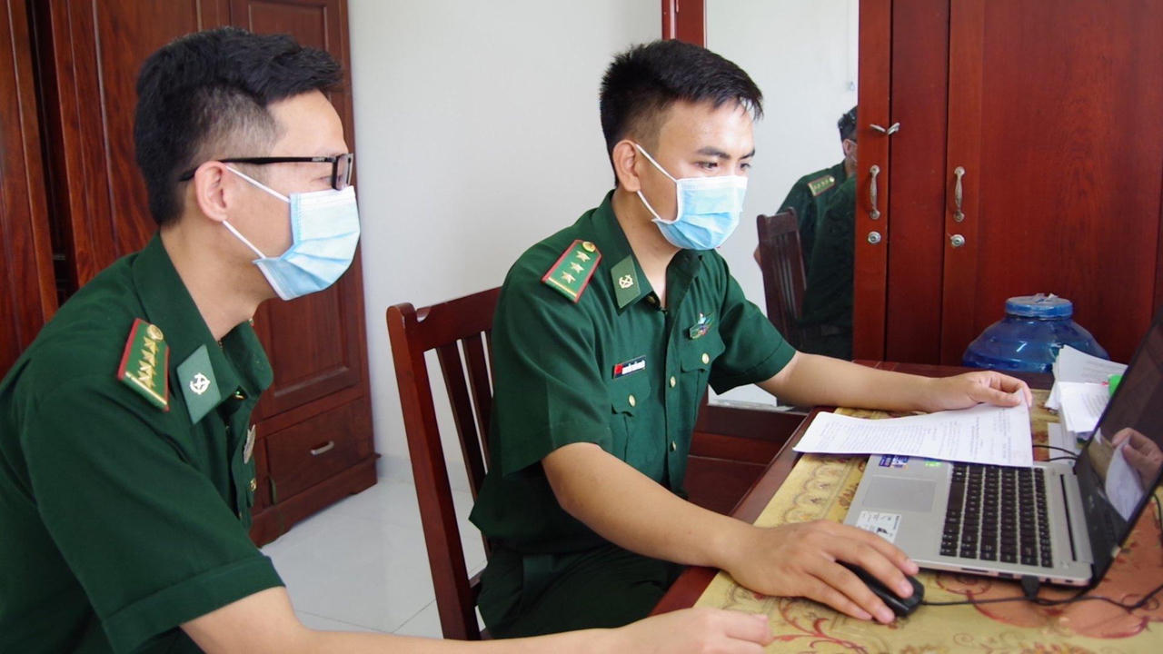 “Tiếng loa Biên phòng” tuyên truyền phòng, chống dịch nơi xã đảo