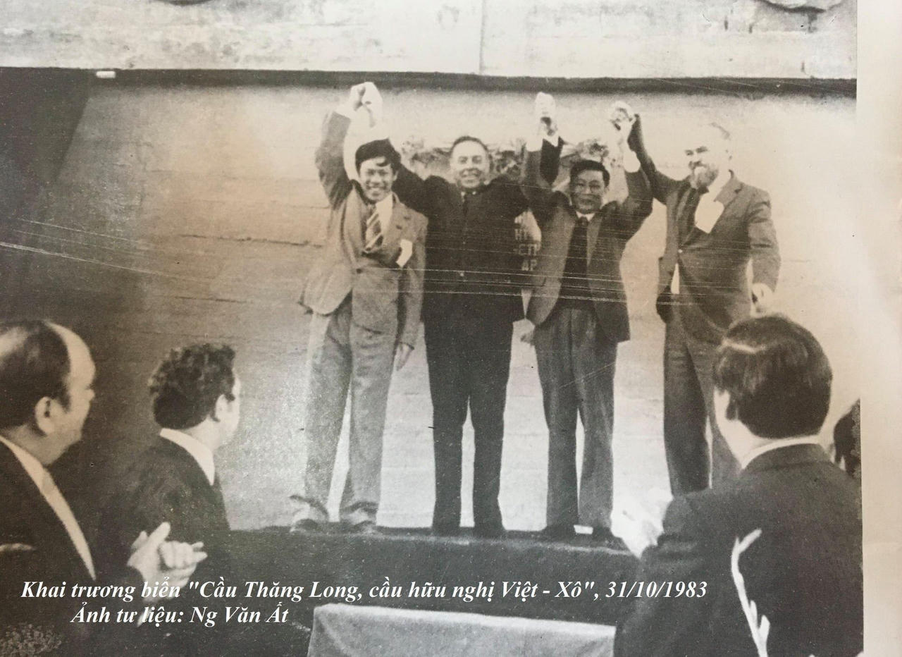 Chuyện cũ cầu Thăng Long (Kỳ 9): Tấm biển đồng hữu nghị Việt Xô
