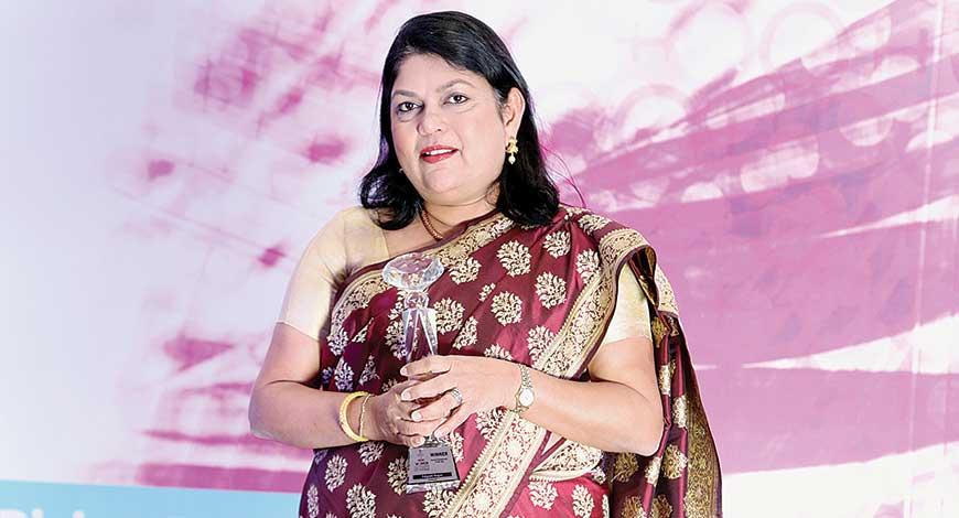 Khởi nghiệp từ buôn mỹ phẩm, Falguni Nayar trở thành nữ tỷ phú Ấn Độ 