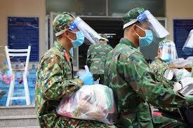 Suy ngẫm giữa tâm bão dịch