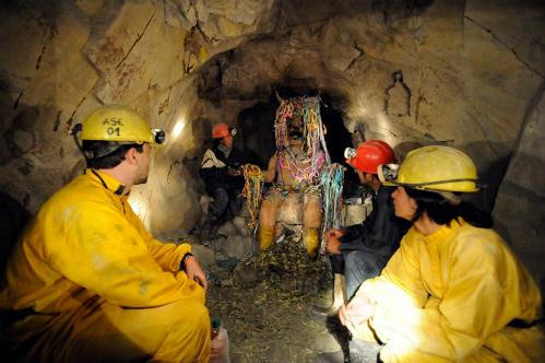 Kỳ quái ngọn núi "ăn thịt người" ở Bolivia