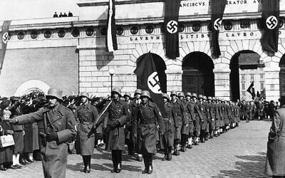 Hàng ngàn tác phẩm nghệ thuật của gia tộc Rothschild đã rơi vào tay Đức Quốc xã như thế nào?