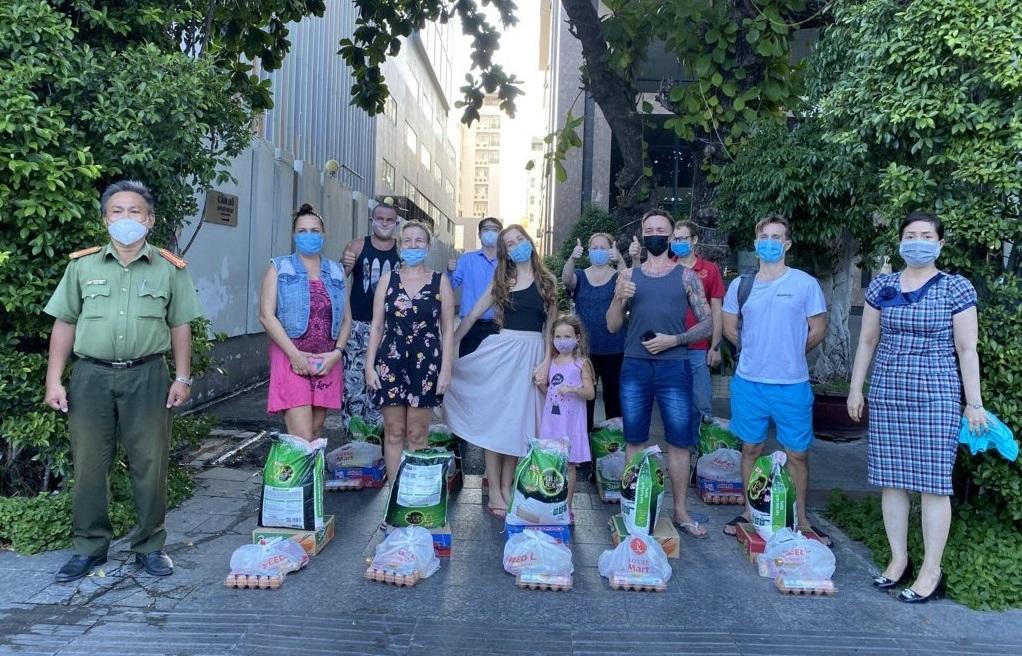 Khánh Hòa: Giúp công dân Nga vượt qua đại dịch Covid-19