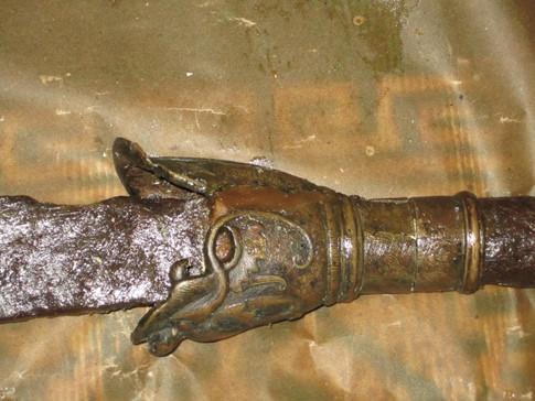 Những bí ẩn lịch sử xung quanh thanh long đao của vua Mạc Đăng Dung