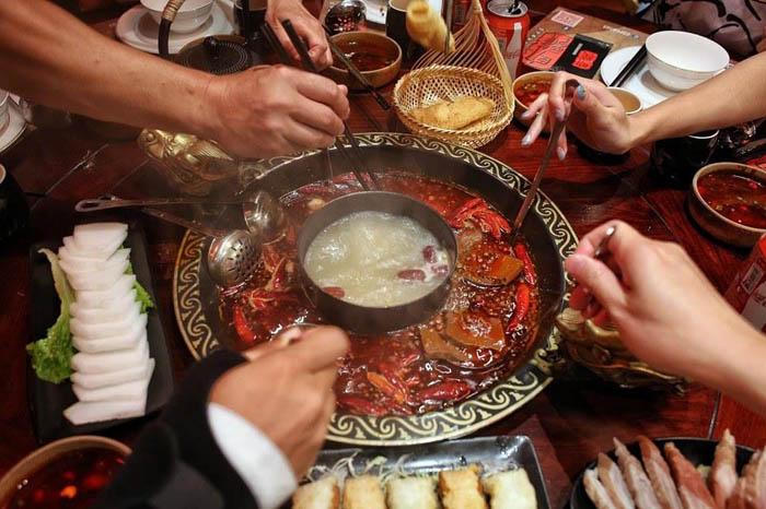 Lẩu Tứ Xuyên - “Hồn cốt” của văn hóa ẩm thực Trung Hoa