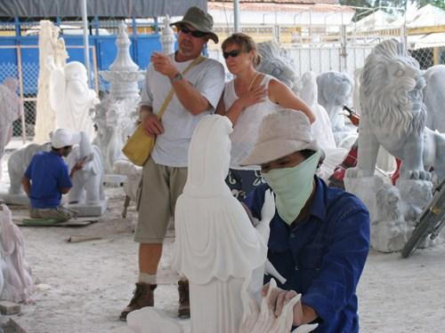 Thương hiệu điêu khắc Non Nước với hơn ba thế kỷ thổi hồn vào đá