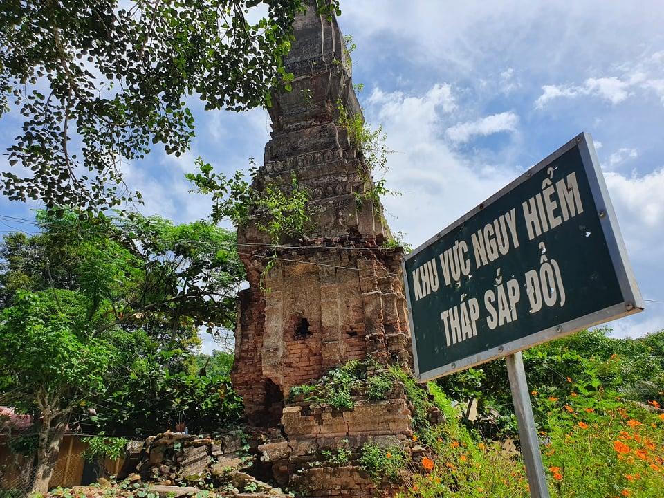 Linh thiêng tháp cổ nơi biên cương xứ Nghệ