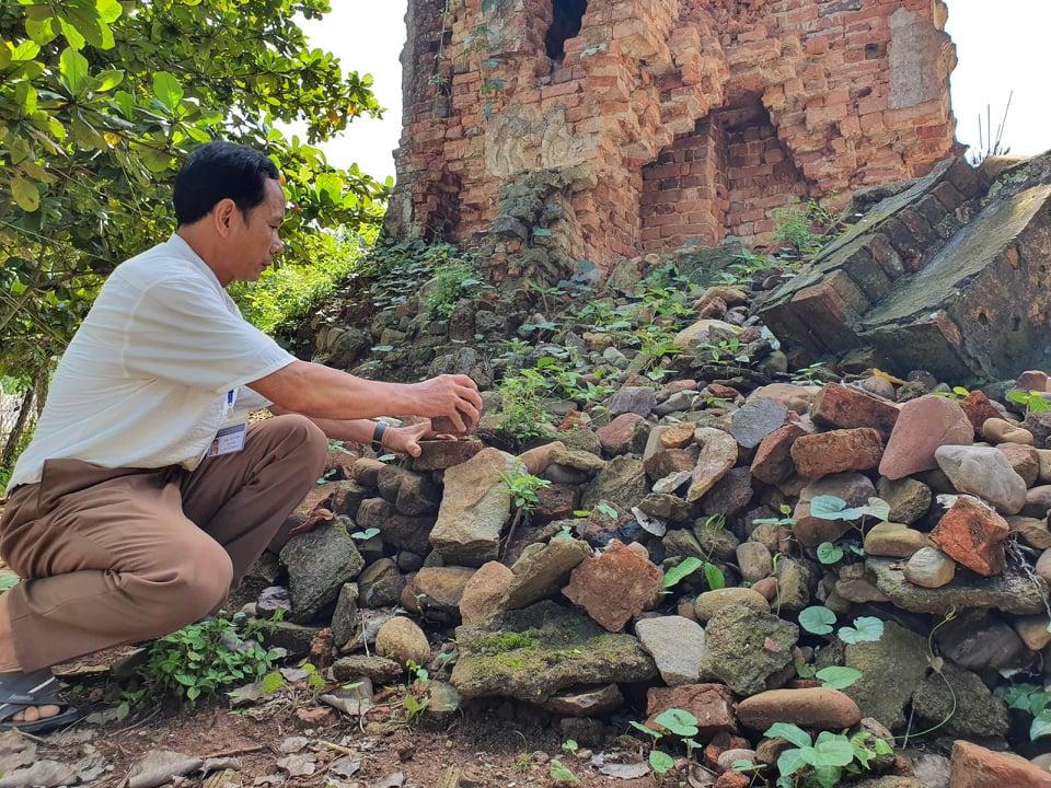 Linh thiêng tháp cổ nơi biên cương xứ Nghệ