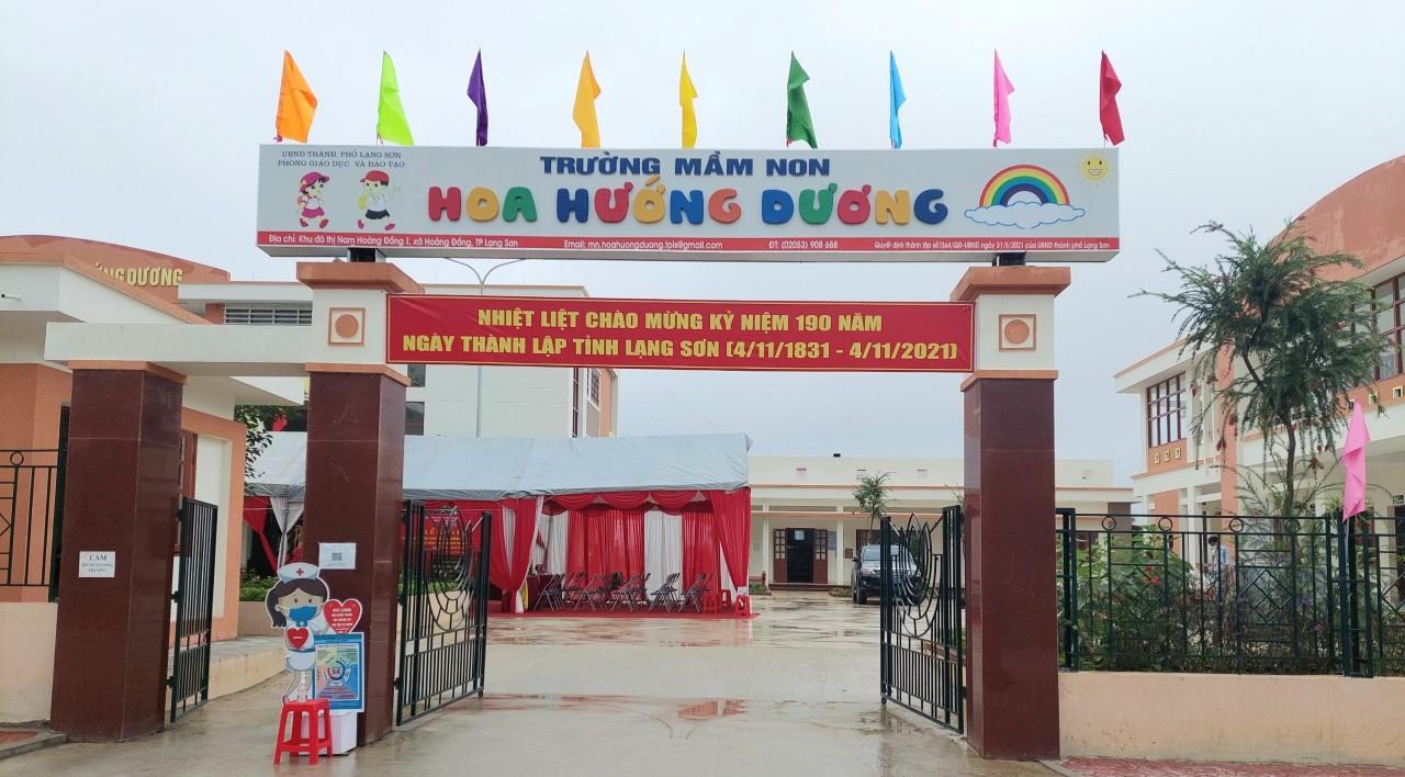 Lễ gắn biển công trình Trường mầm non Hoa Hướng Dương chào mừng 190 năm Ngày thành lập tỉnh Lạng Sơn