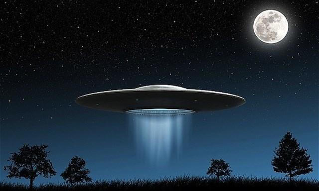 Những chuyện ly kỳ liên quan đến UFO của những người nổi tiếng