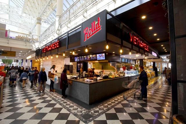 Chàng trai Việt sở hữu chuỗi nhà hàng món cuốn nổi tiếng Australia