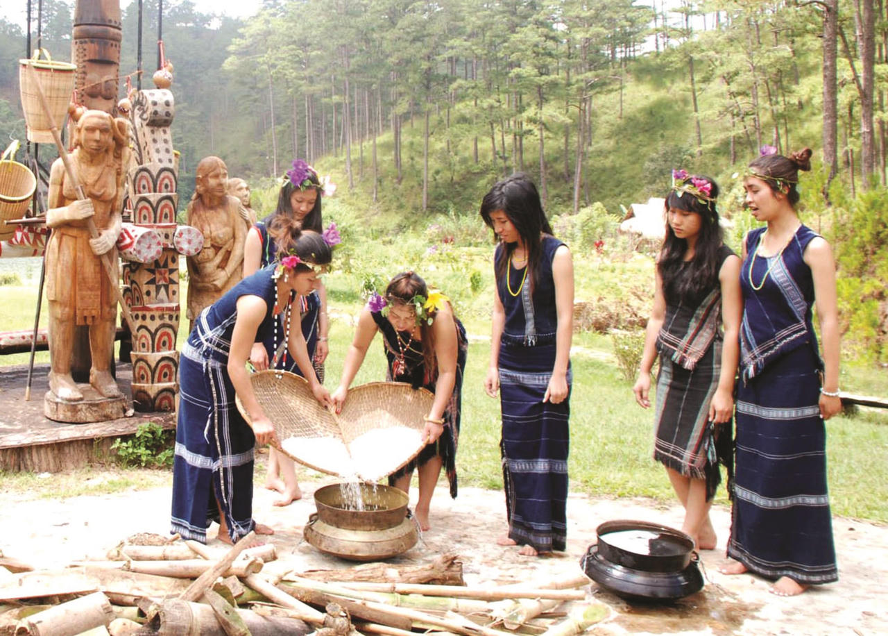 Độc đáo tục phạt vạ 3 con trâu đực vì tội ngoại tình