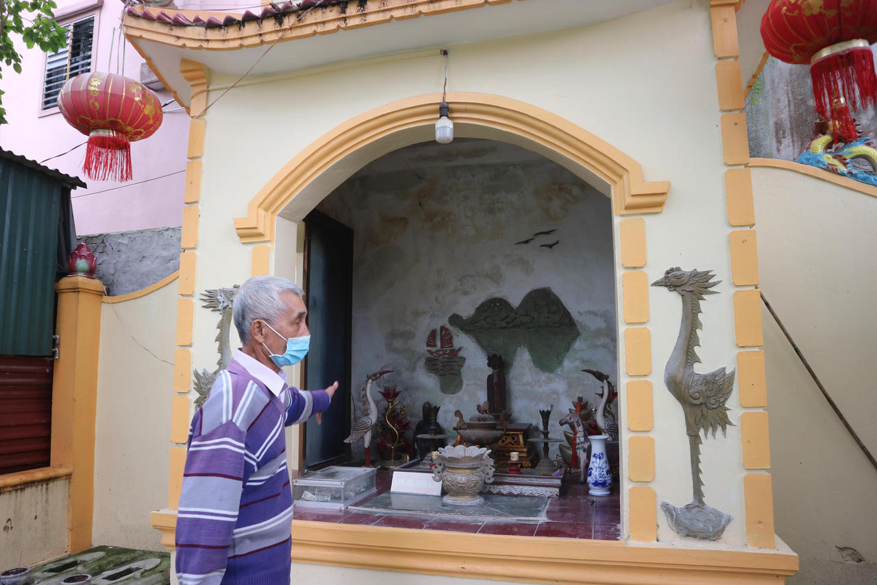 Đền cổ linh thiêng chôn cất cá voi nơi xứ Nghệ