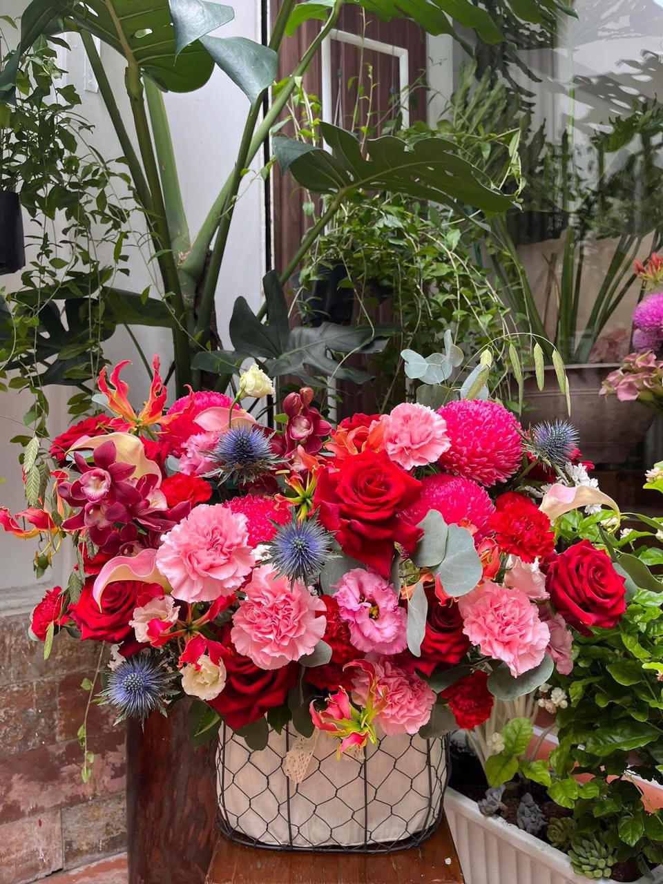Mở tiệm hoa tươi nuôi dự án từ thiện