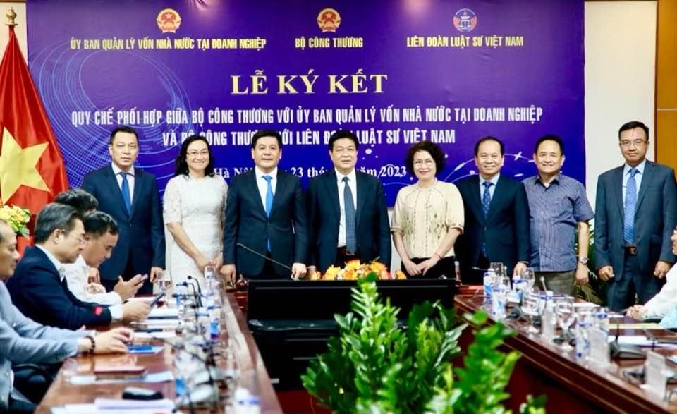 Người Việt Nam đầu tiên được Tổng thống Áo tặng thưởng Huân chương Vàng cống hiến