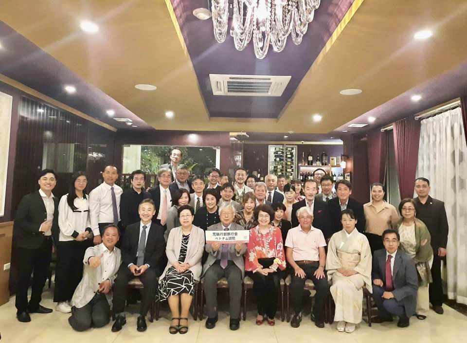 Người Việt Nam đầu tiên được Tổng thống Áo tặng thưởng Huân chương Vàng cống hiến