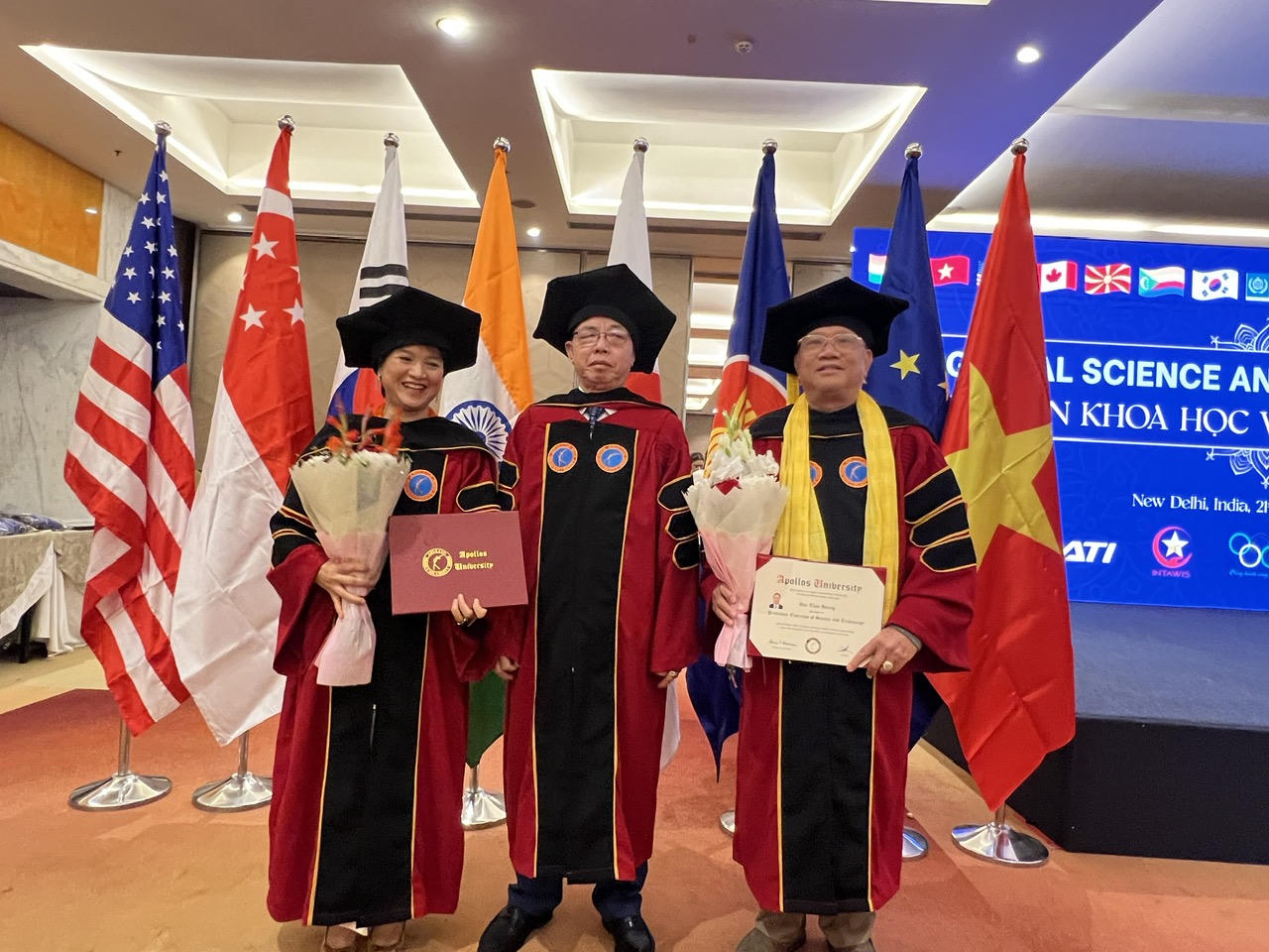 Ông Hoàng Đức Thảo - Tổng giám đốc Busadco được sắc phong 'Giáo sư - Tiến sĩ danh dự'