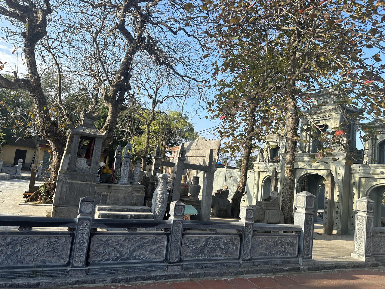 Ngôi đền độc nhất vô nhị xây hoàn toàn bằng đá, không mái che