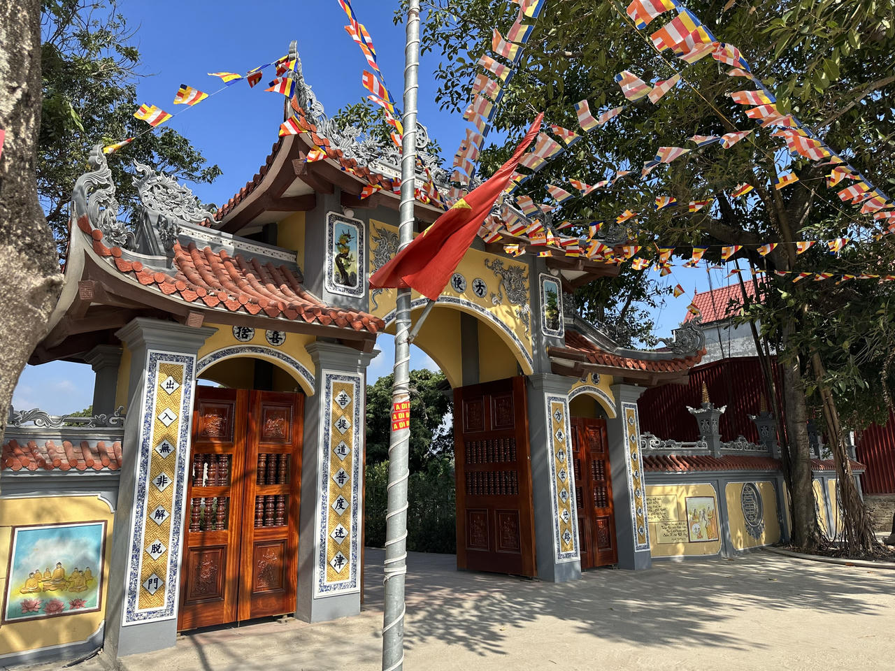 Đền cổ linh thiêng thờ công chúa thời Trần 12 lần được sắc phong