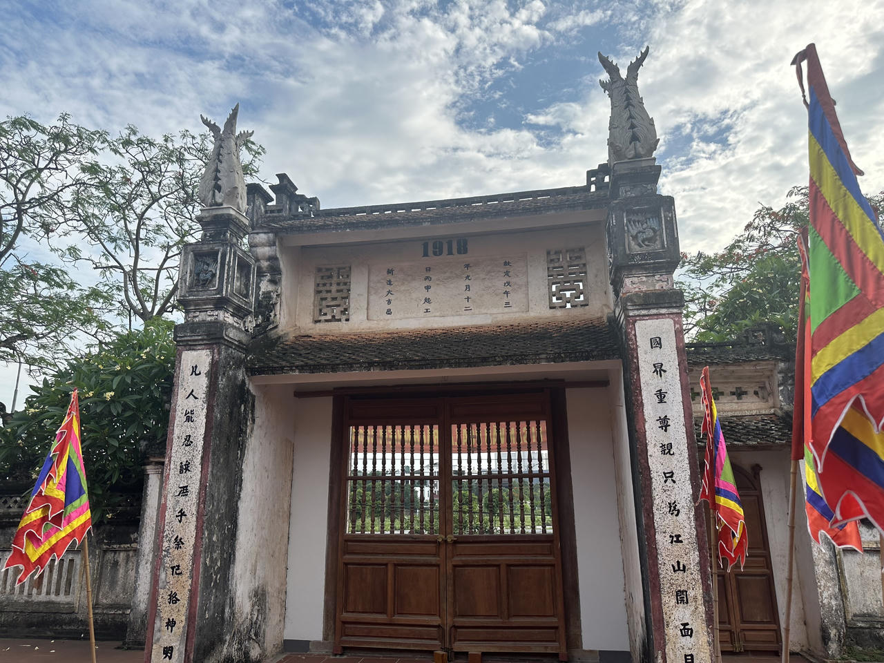 Độc đáo đôi giếng cổ bên ngôi đình Bảo Đà