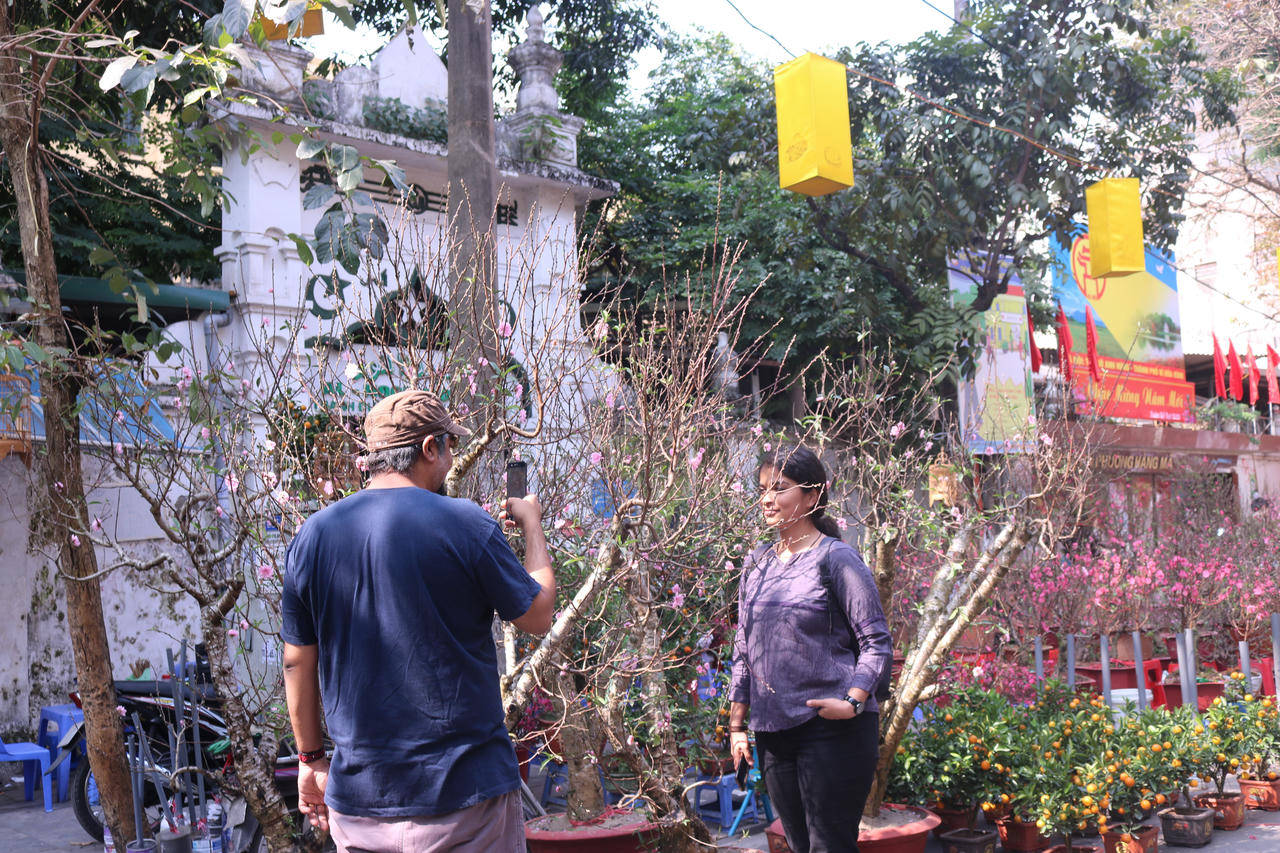 Đặc sắc chợ hoa Tết trăm năm trong lòng phố cổ Hà Nội