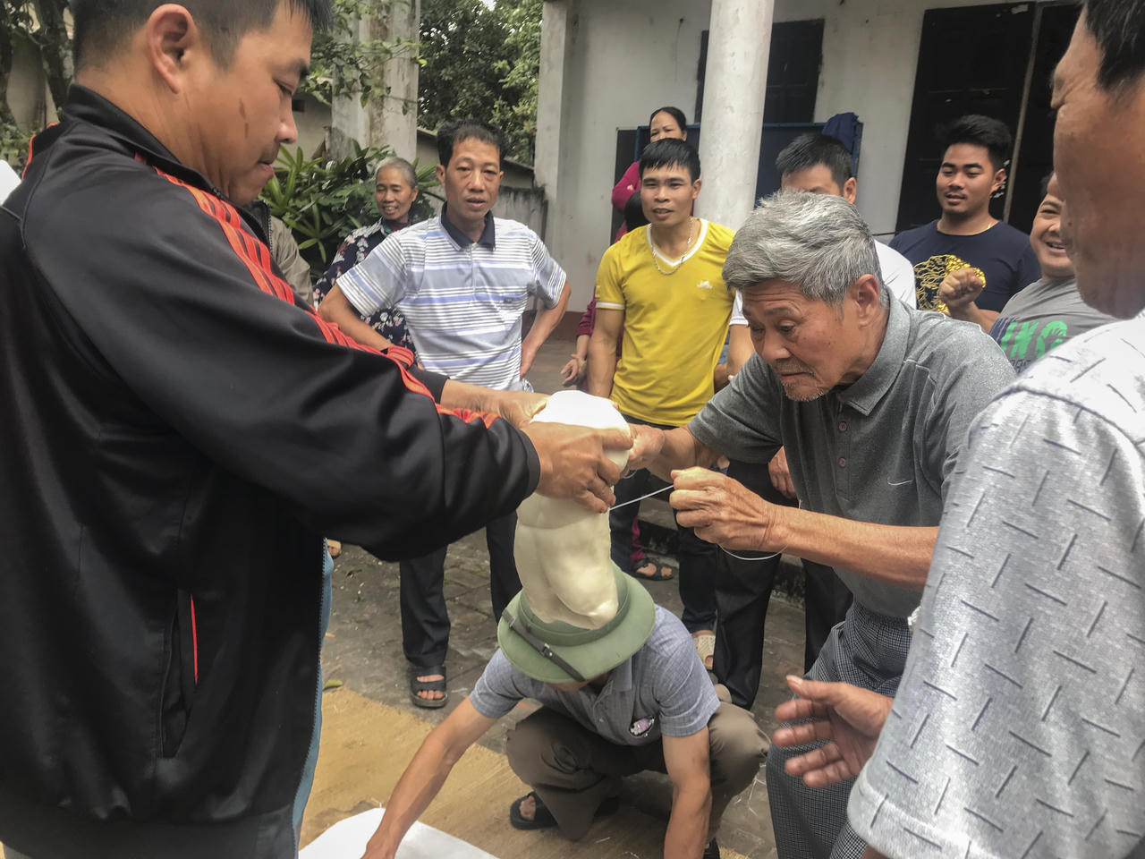 Thiêng liêng tục giã bánh dày dâng nữ tướng ở Phú Thọ