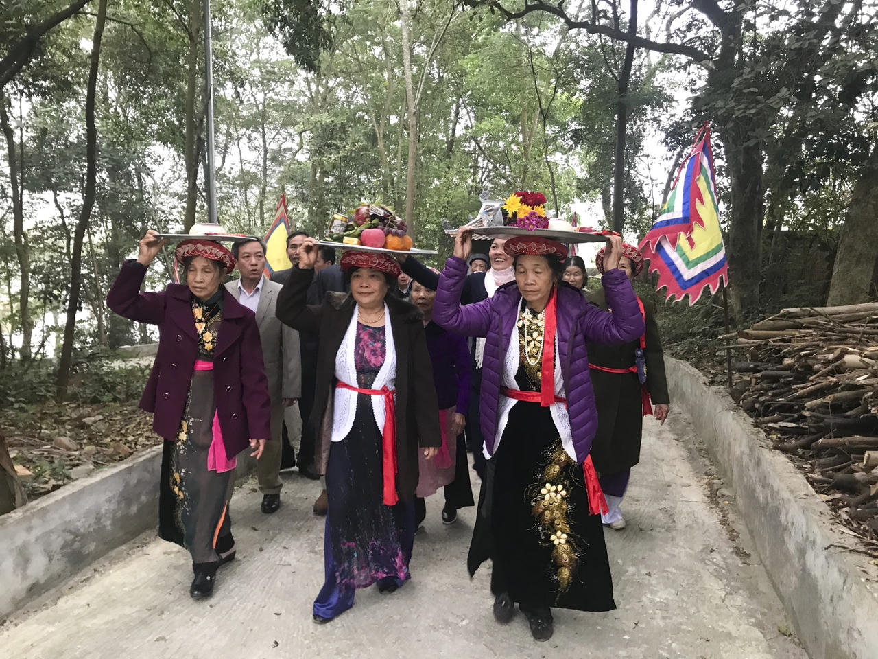 Thiêng liêng tục giã bánh dày dâng nữ tướng ở Phú Thọ