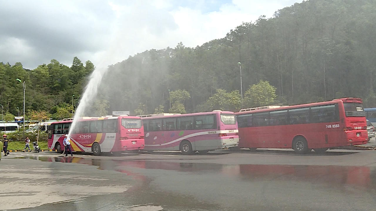 Cảnh giác bà hỏa hỏi thăm vì đốt vàng mã trong những ngày hội Xuân