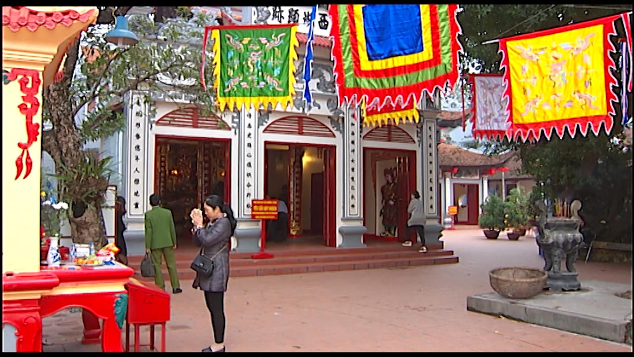 Cảnh giác bà hỏa hỏi thăm vì đốt vàng mã trong những ngày hội Xuân