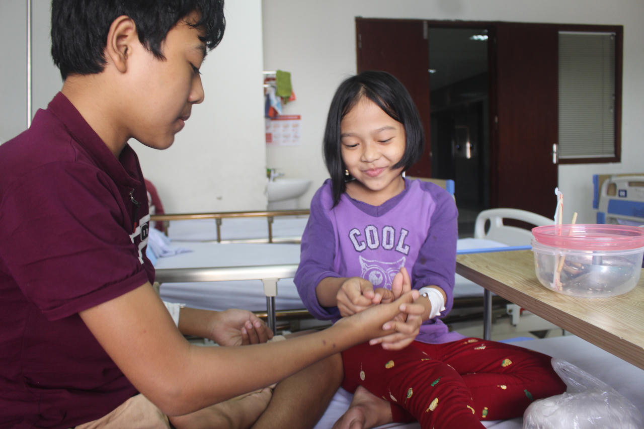 Nơi con người sống bằng... hy vọng