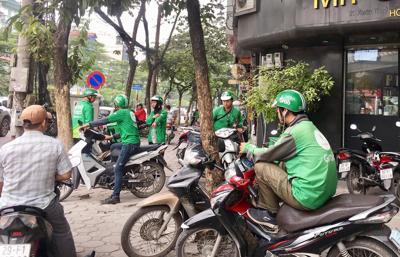 Nhọc nhằn phận shipper đồ ăn