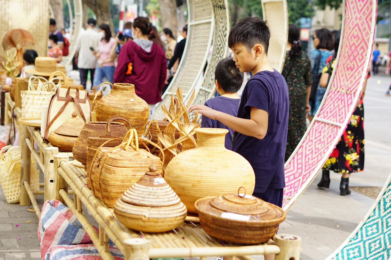 Lễ hội Thiết kế sáng tạo Hà Nội thu hút đông đảo người dân Thủ đô