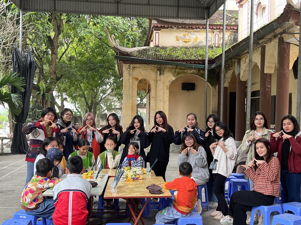 “Dưới hiên nhà” - Workshop gây quỹ hỗ trợ các em nhỏ tại mái ấm Chùa Thịnh Đại 