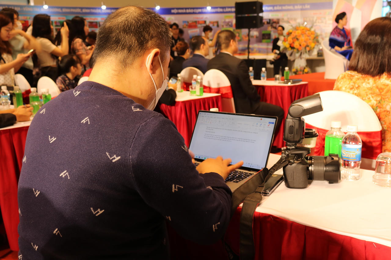 'Vua nội dung kết hợp nữ hoàng công nghệ mới tạo tác phẩm báo chí hút độc giả'