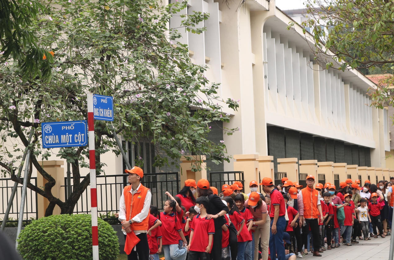 Học sinh náo nức về thăm Lăng Bác ngày cuối tuần