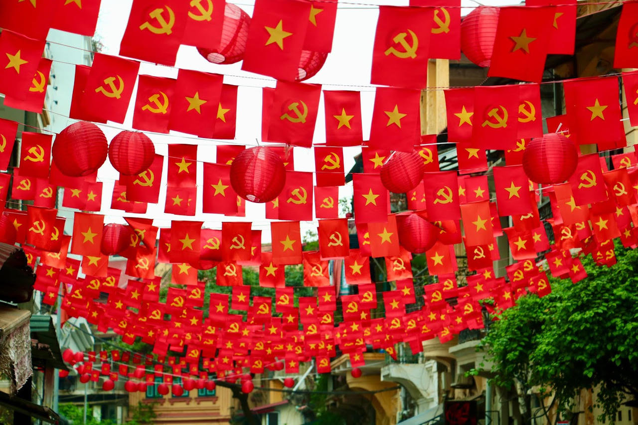 Giới trẻ hoà nhịp đại lễ 30/4: Tự hào và sáng tạo