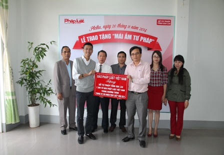 Báo Pháp luật Việt Nam tặng “Mái ấm tư pháp” tại Gia Lai