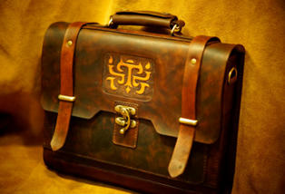 Sôi động thị trường đồ da thủ công