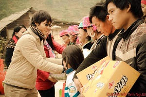 Vượt qua nỗi đau “mất” con và đang mang “án tử” để đi làm từ thiện