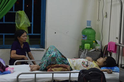 Phận đời nghiệt ngã của thiếu phụ mắc bạo bệnh, bị chồng “bỏ rơi“