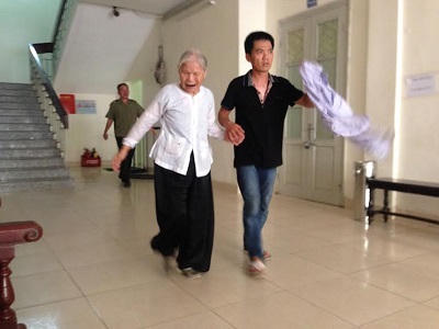 Tâm lý "bầy đần" và những kiểu vướng vòng lao lý lãng nhách