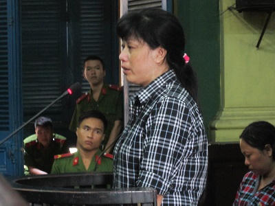 Mẹ kéo con vào tù vì nghèo túng