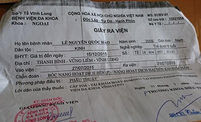 Bé 6 tuổi đau chân trái, bác sỹ mổ... chân phải