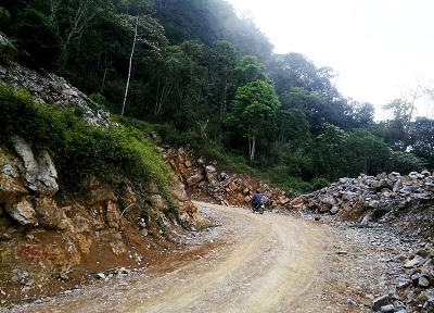 Khám phá bản “hồng hoang”  ngủ quên trên độ cao 2000 mét