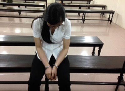 Góa phụ đầu độc vợ nhân tình bằng bả chó