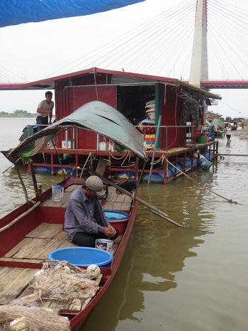 Gặp gia đình Hà Nội "gốc", 4 đời mưu sinh trên sóng nước sông Hồng
