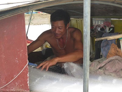 Những người bám sông để mở mặt với đời