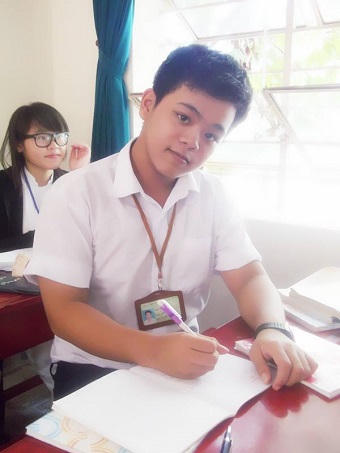 Nghị lực phi thường của chàng thủ khoa khối C 