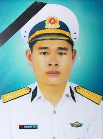 Biển xanh vọng mãi tên anh và nỗi lòng người vợ trẻ